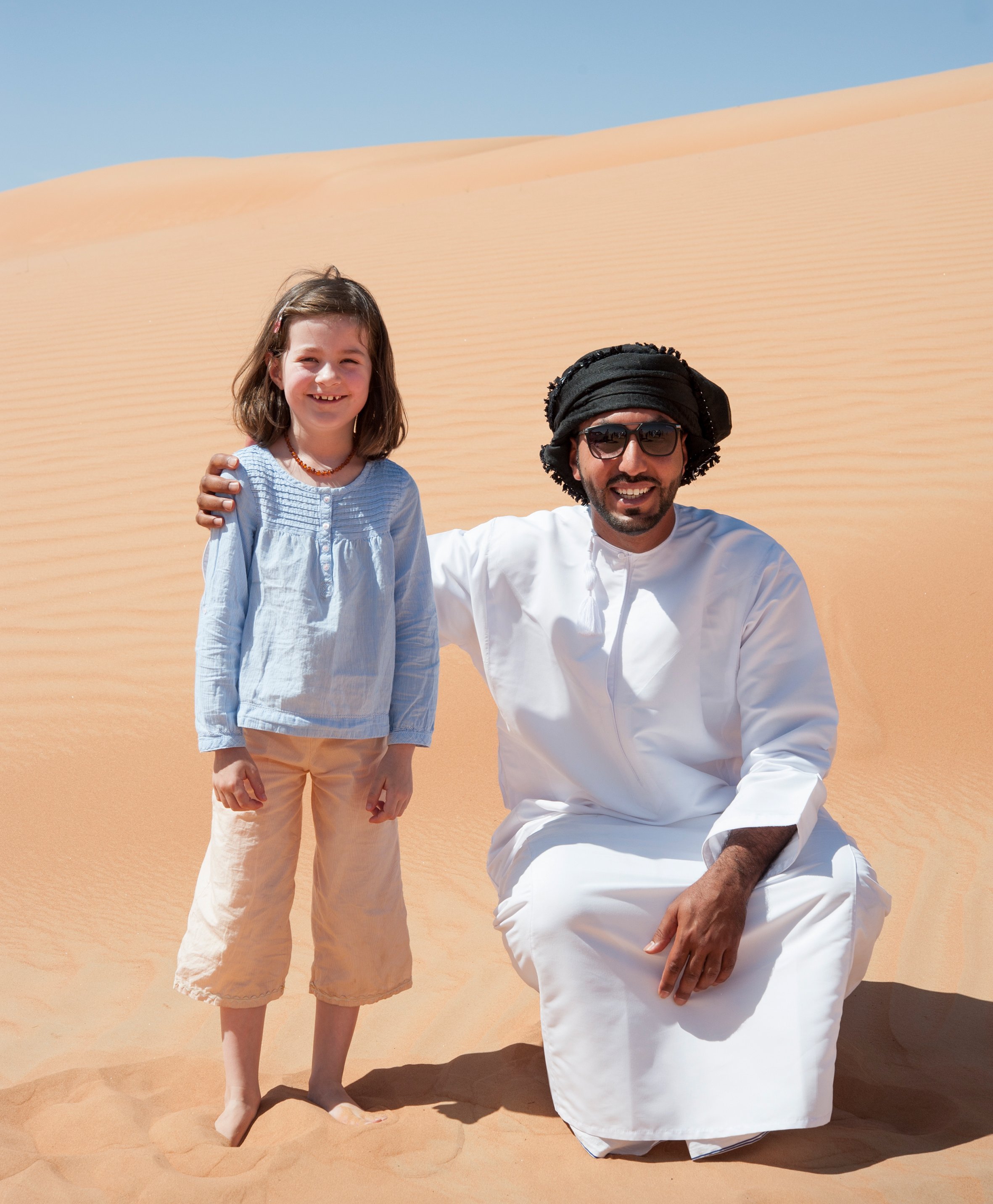 Reisen mit Kindern Tipps - Tipps für Reisen mit Kindern - Kind in Wüste
