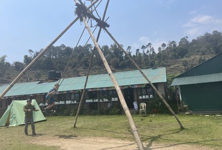 Nepal Familienreisen - Nepal for family - Australien Base Camp - Kind auf Schaukel