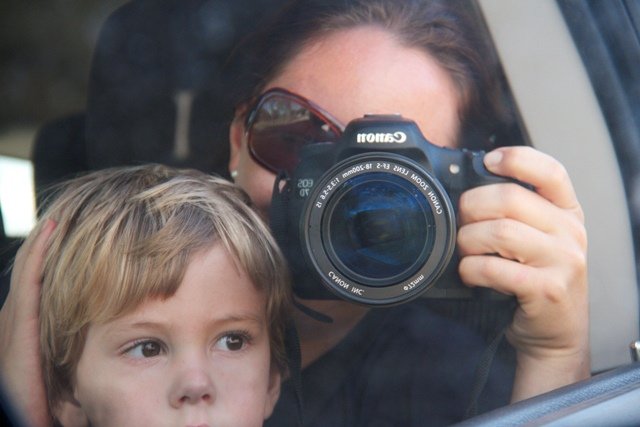 Fernreisen mit Kindern - Highlights einer Costa Rica Reise - Frau mit Kamera