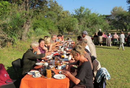 Familienurlaub Südafrika - Preisvorteilen bei Südafrika Familienreise - Essen unter freiem Himmel