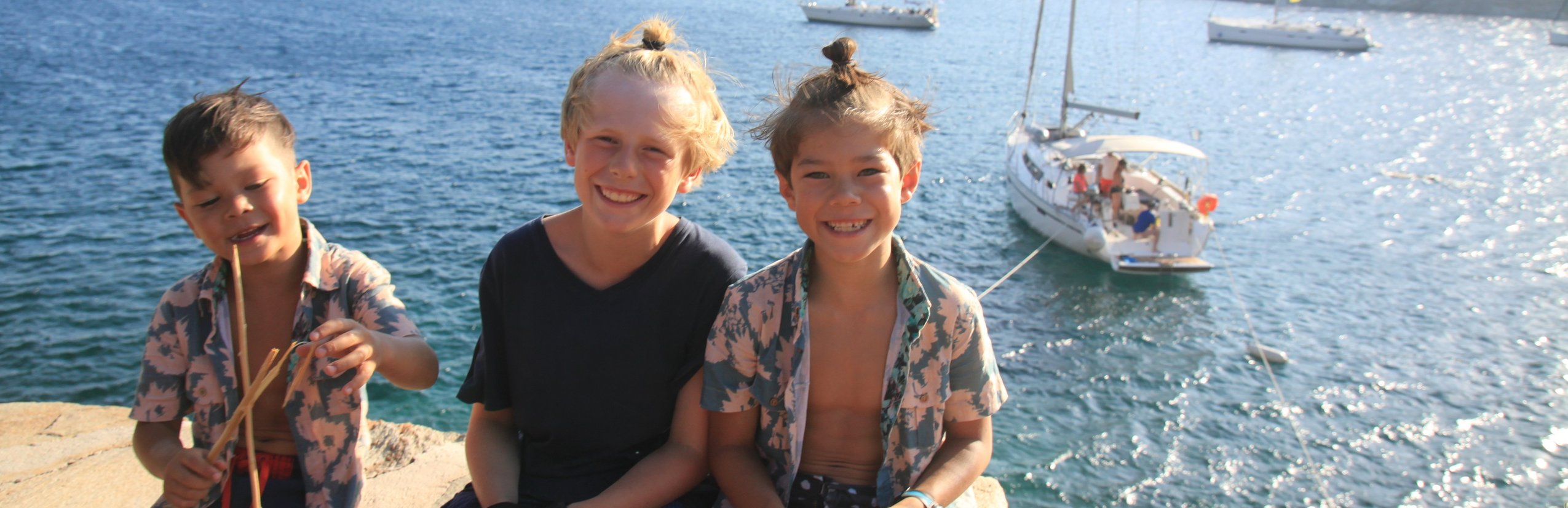 Segeln mit Familie - Segeln mit Kindern - Segelurlaub mit Kindern - Segeltörn mit Kindern - Griechenland - Kinder am Meer