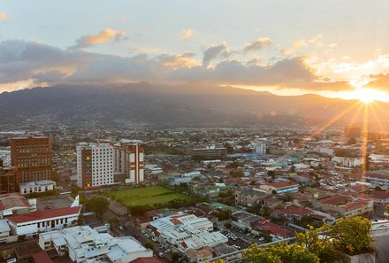Costa Rica Familienreise - Costa Rica for family - Park Inn by Radisson Hotel mit Sonnenuntergang