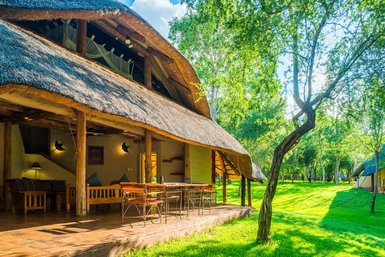 Außenansicht Lokuthula Lodge - Namibia Rundreise mit Kindern