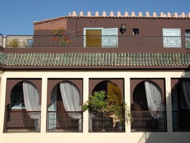 Traditionelle Außenansicht des Riad Dar Nejma – Marokko Reise mit Kindern