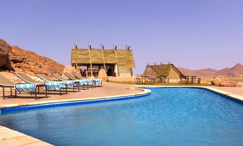 Poolbereich Desert Quiver Camp - Namibia mit Jugendlichen