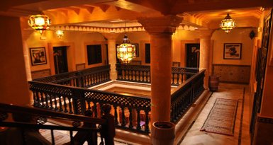 Traditionelle Innenansicht im Hotel Wind Palace Essaouira – Marokko Reise mit Kindern