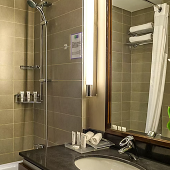 Hotelausstattung Holiday Inn Dead Sea Bad - Jordanien Familienreise