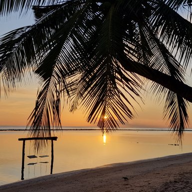 Die Sonne taucht den Himmel in warme Farben – Sri Lanka Reise mit Kindern