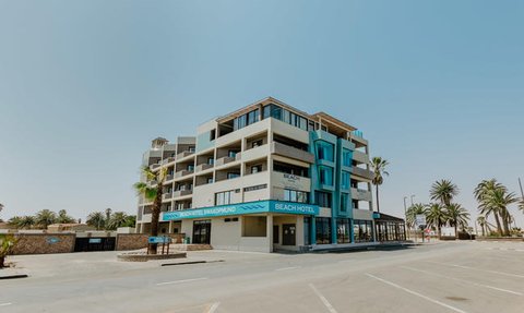 Außenansicht Beach Hotel Swakopmund - Namibia Familienreise