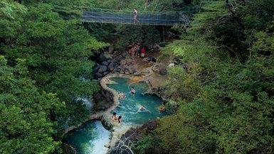 Natürliche Thermalbäder im Nationalpark Rincón de la Vieja in Guanacaste – Costa Rica mit Kindern   ChatGPT fragen