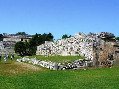 Ruinenanlage mit Maya-Architektur in Uxmal – Mexiko Familienreise