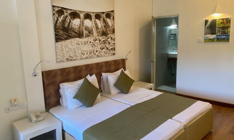 Sri Lanka Familienreise mit Kindern - Bandarawela - The Orient Hotel - Bett