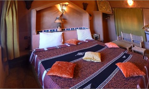 Freundliches Zimmer Hotel Riad Maktoub Ait Ben Haddou – Marokko Reise mit Kindern