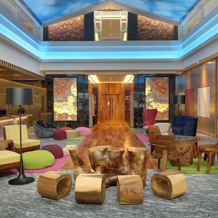 Gemütlicher Sitzbereich im ibis Hotel Melaka – Malaysia & Borneo Familienreise