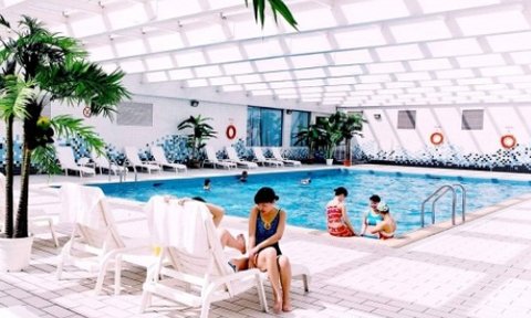 Innenpool des Grand New World Hotels in Xi’an – China Familienreise