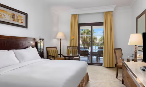 Zimmer mit Doppelbett im Hilton Luxor Resort & Spa in Luxor – Ägypten Reise mit Kindern