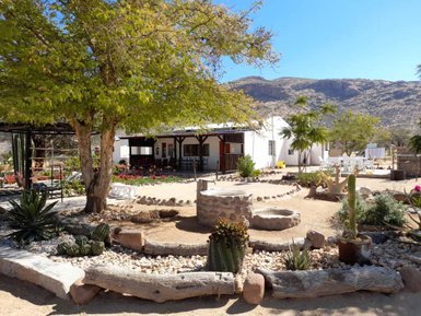 Außenansicht Erongo Rocks Camping - Namibia Reise mit Kindern