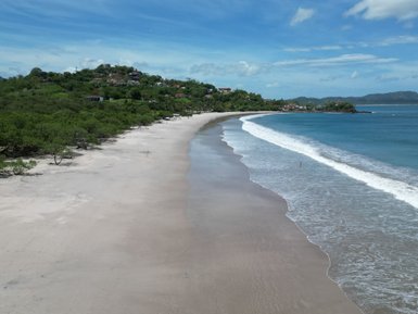 Großer, ruhiger Strand in Potrero, Guanacaste – Costa Rica Familienreise