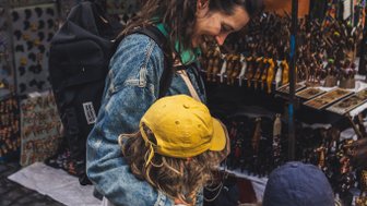 Familie erkundet Sehenswürdigkeiten in Kapstadt – Südafrika mit Kindern