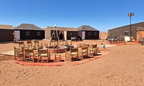 Camp in den Dünen von Erg Chegaga – Marokko Reise mit Kindern