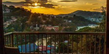 Sri Lanka Familienreise mit Kindern - Kandy - The Thilanka Hotel - Balkon