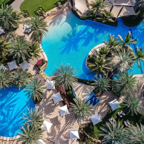Poollandschaft im DoubleTree by Hilton Muscat Al Waha – Oman Familienreise