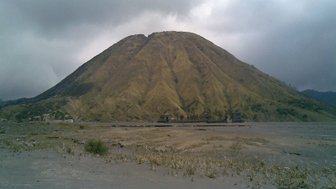 Nahaufnahme des Vulkans Bromo – Bali Reise mit Kindern