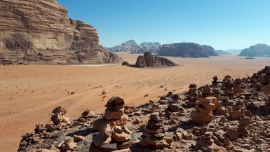 tagsüber in der Wadi Rum Wüste - Jordanien mit Kindern