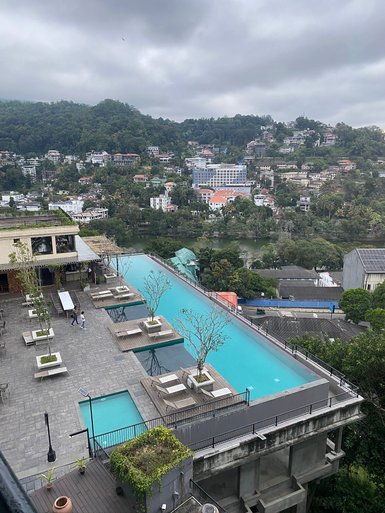 Sri Lanka Familienreise mit Kindern - Kandy - The Thilanka Hotel