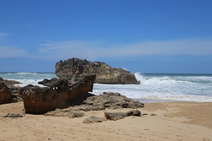 Felsen am Brenton Beach Strand – Garden Route Reise mit Kindern