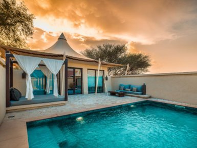 Erfrischender Pool im Desert Nights Camp – Oman mit Kindern