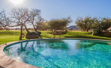 Pool Okonjima Plains Camp - Namibia mit Kindern