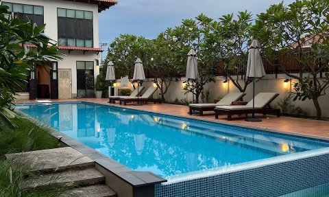 Thailand Reise mit Kindern - Uthai Thani - Uthai Heritage Hotel - Pool