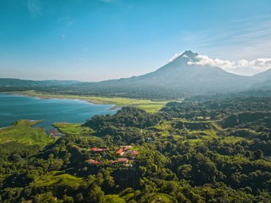 Vulkan Arenal in der weiten Naturkulisse – Costa Rica Familienreise