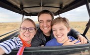 Familienselfie in Safariauto - Kenia for family individuell - Kenia mit Kindern individuell bereisen