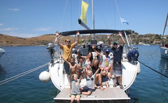 Reisegruppe auf Segelyacht - Griechenland Segeln mit Kindern