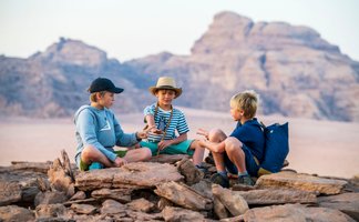 Zusammenkunft von Kindern - Jordanien mit Kindern