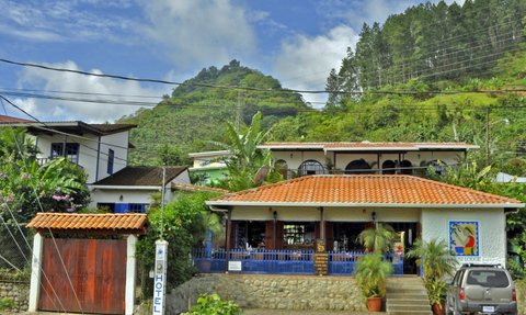 Costa Rica Familienreise mit Kindern - Orosi - Orosi Lodge - Außenansicht