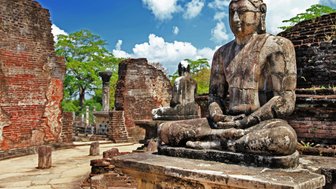 Die beeindruckenden Buddha-Statuen im Gal Viharaya Tempel in Polonnaruwa – Sri Lanka Reise mit Kindern