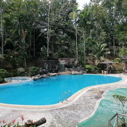 Großer Pool des Sepilok Jungle Resort – Malaysia & Borneo Familienreise