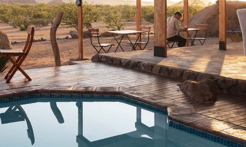 Pool Ondili Twyfelfontein Adventure Camp - Namibia mit Jugendlichen