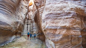 Wadi Numeira mit Wanderweg - Jordanien Urlaub mit Kindern