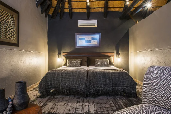 Innenansicht Schlafzimmer Ai Aiba Lodge - Namibia Familienreise