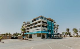 Außenansicht Beach Hotel Swakopmund - Namibia Familienreise