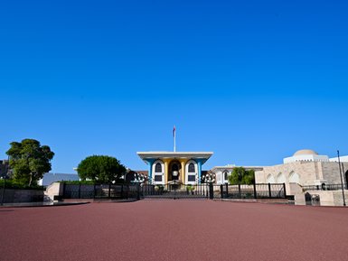 Der bunte Al Alam Sultanpalast in Muscat – Oman mit Kindern