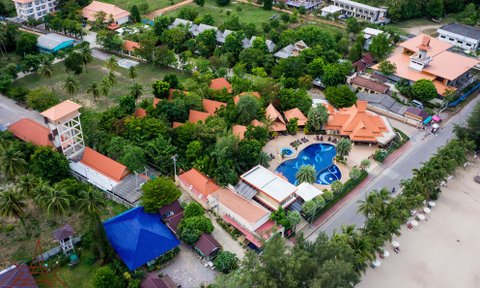 Thailand Reise mit Kindern - Prachuap Khiri Khan  - Baan Grood Arcadia Resort & Spa - Außenansicht