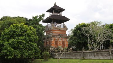 Der Taman Ayun Tempel mit seiner beeindruckenden Außenarchitektur – Bali Familienreise