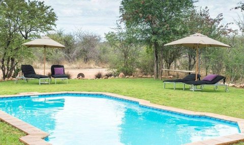 Pool Onguma Onguma Tamboti - Namibia Reise mit Kindern