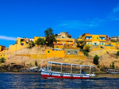 Bootsfahrt zum Nubischen Dorf - Ägypten Reise mit Kindern