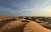 Teenager in Wüste - Oman Familienreise